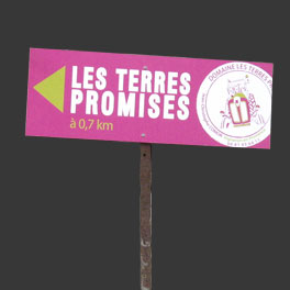 Photo du petit panneau signalétique pour la SARL Les Terres Promises
